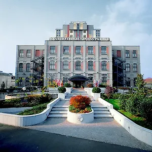 Starhotels Business Palace Otel